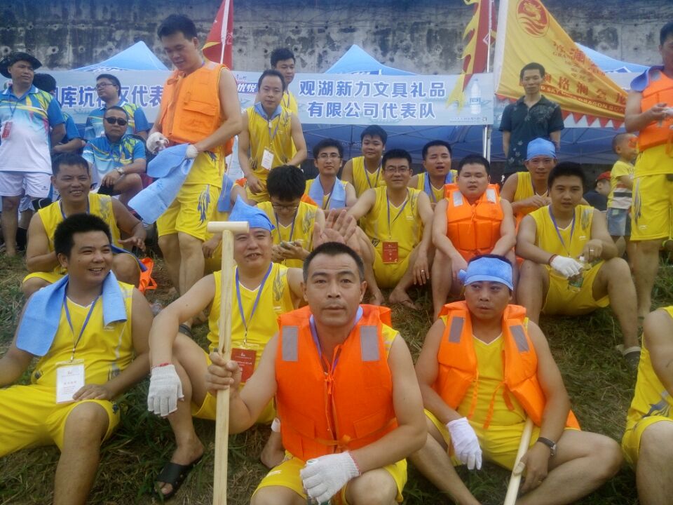 2015年6月“觀瀾杯”龍舟賽，新力公司河上風(fēng)雨競(jìng)龍舟